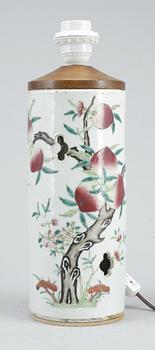 BORDSLAMPA, porslin, Yongzhen-stil, Kina, 1800-tal.