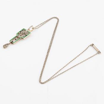 Pendant, 14K gold with green enamel and rose-cut and old-cut diamonds, with chain, Russia.