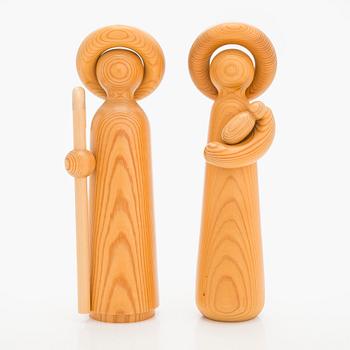 Kaija Aarikka, puuveistoksia, 2 kpl ja kynttilänjalka, Aarikka, Suomi.