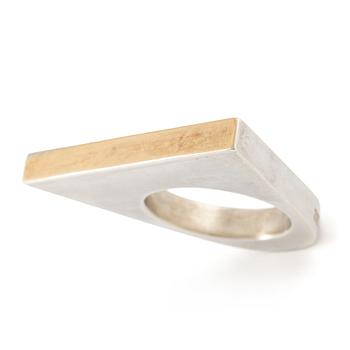 379. Sigurd Persson, a ring, sterling silver with gilding, Stockholm 1995.