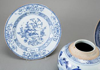 CHINESE ITEMS, 4 pieces, porcelain, 18th/19th century.