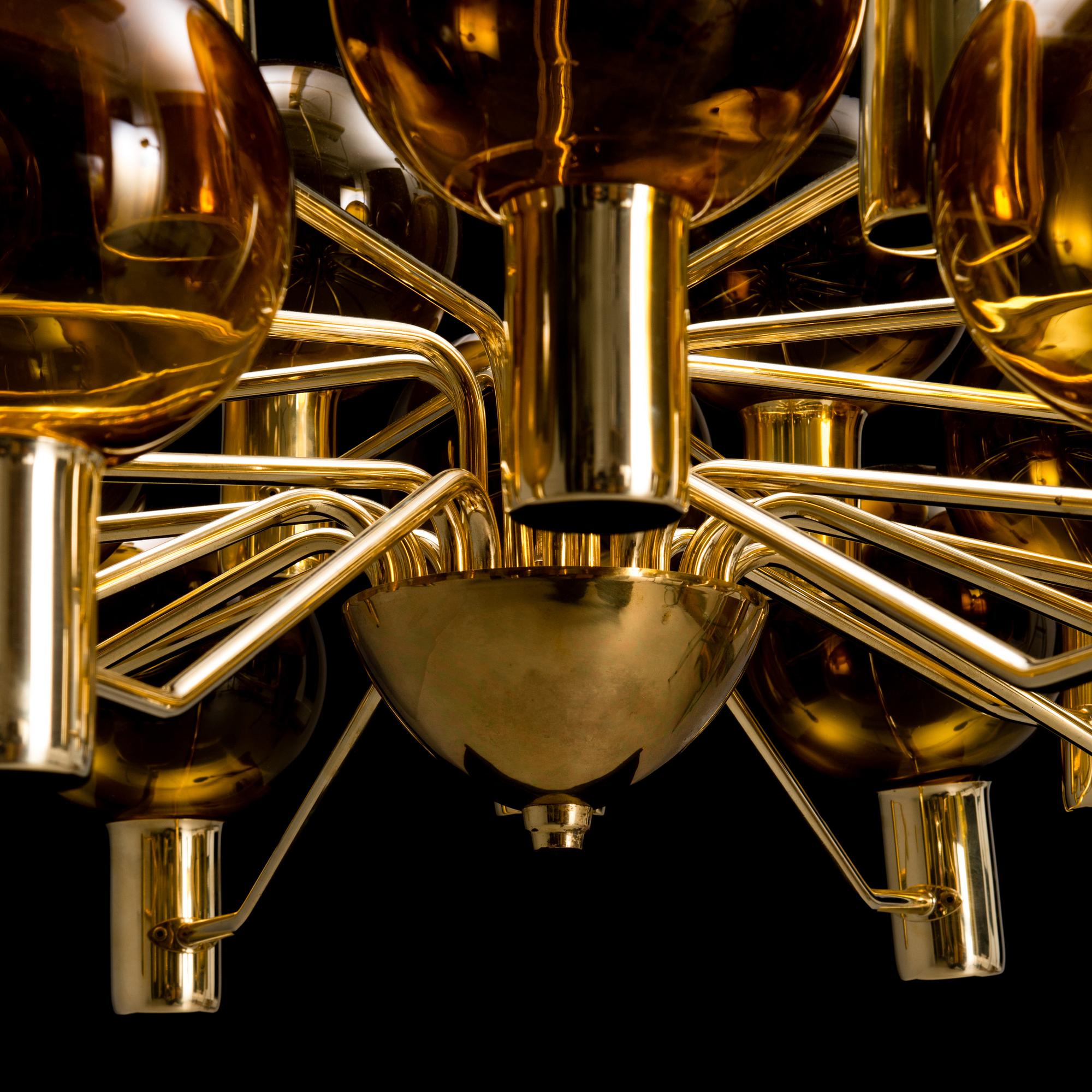 HANS-AGNE JAKOBSSON, taklampa, modell T372/24, Markaryd, 1900-talets senare hälft. Totalhöjd ca 130 cm.