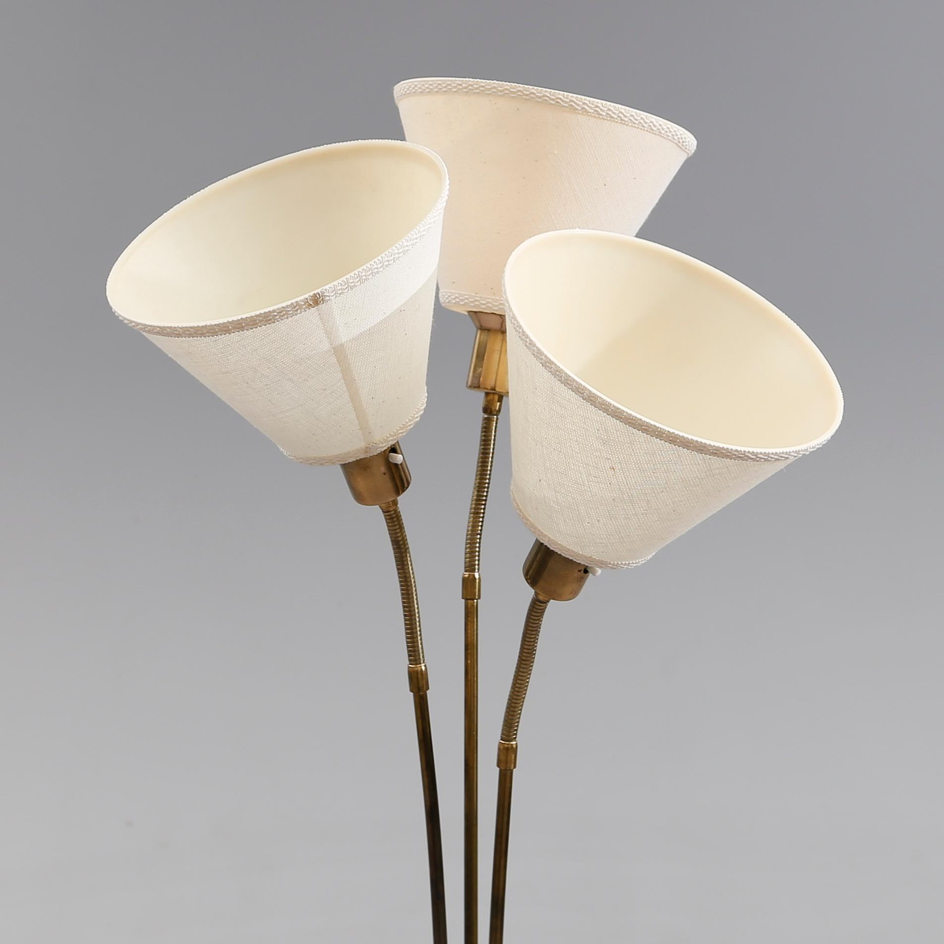 GOLVLAMPA, 1900-talets mitt.