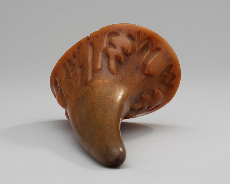 A rare carved Rhinoceros horn libation cup, Qing dynasty, Kangxi (1662-1722) or older.