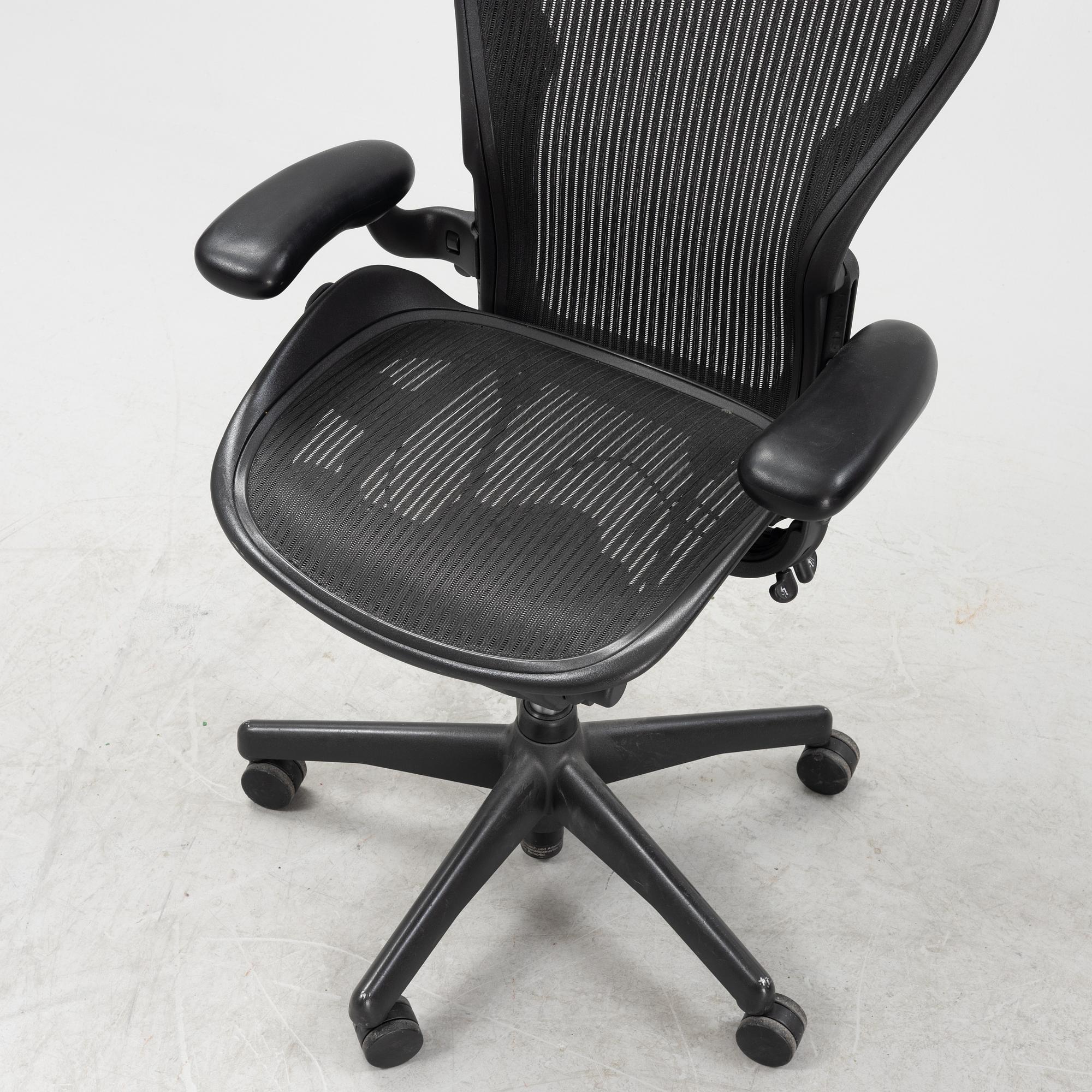 Don Chadwick/Bill Stump, an 'Aeron' swivel office chair, Herman Miller.