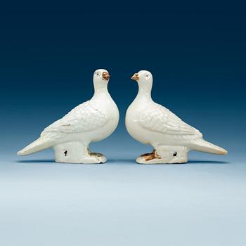 A pair of white and brown glazed doves, Qing dynasty Qianlong, ca 1775.