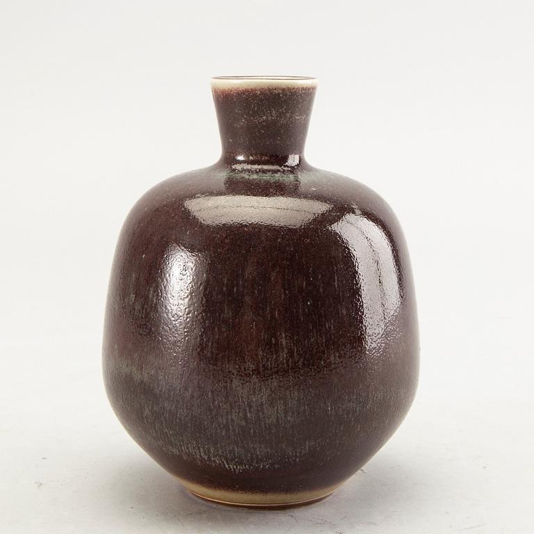 Berndt Friberg, a stoneware vase, Gustavsberg studio, signed and dated 1976.