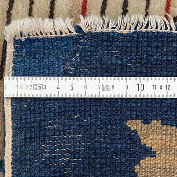 Matta, Baotou, Kina, ca 145 x 75 cm.