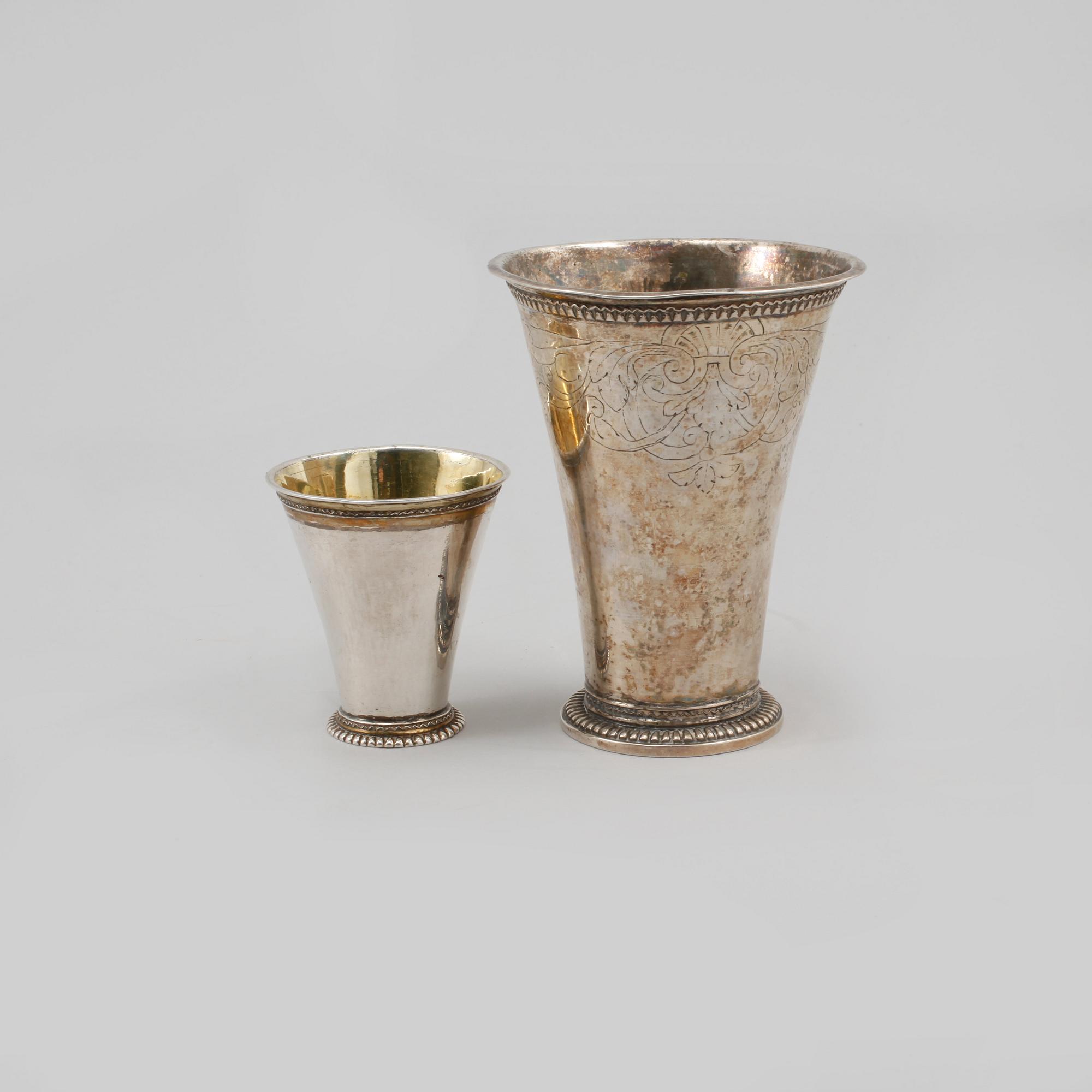 BÄGARE, 2 st, silver, Axel Johan Limnell, Växjö, 1760 samt 1768, vikt 130 gram.