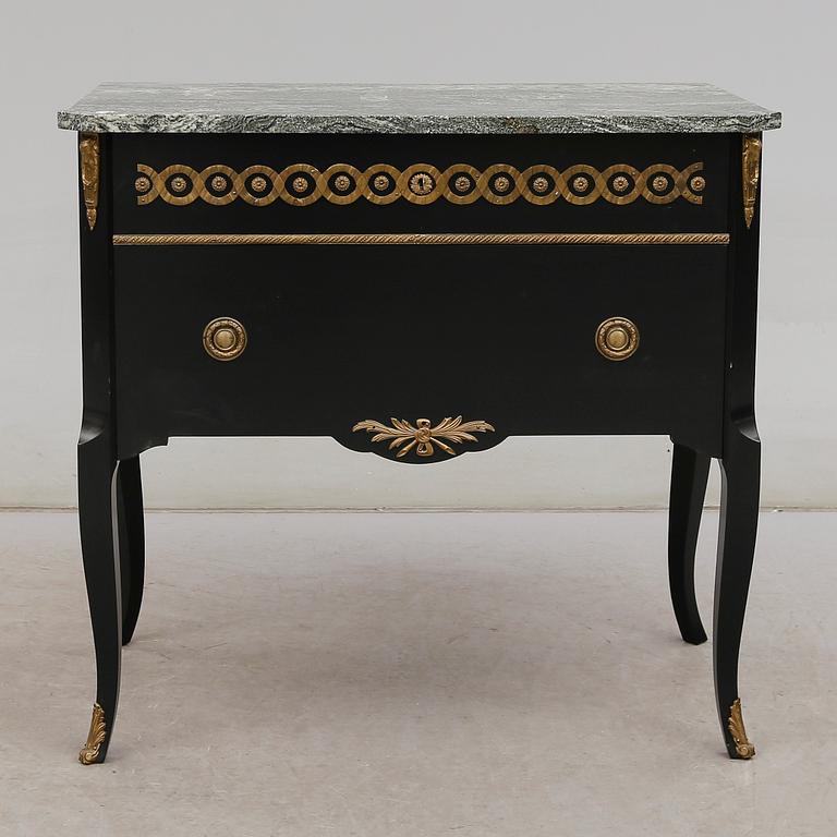 BYRÅ, gustaviansk stil, 1900-talets andra hälft.