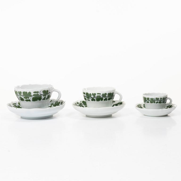 A 117 part service, Meissen, first half of the 20th century.