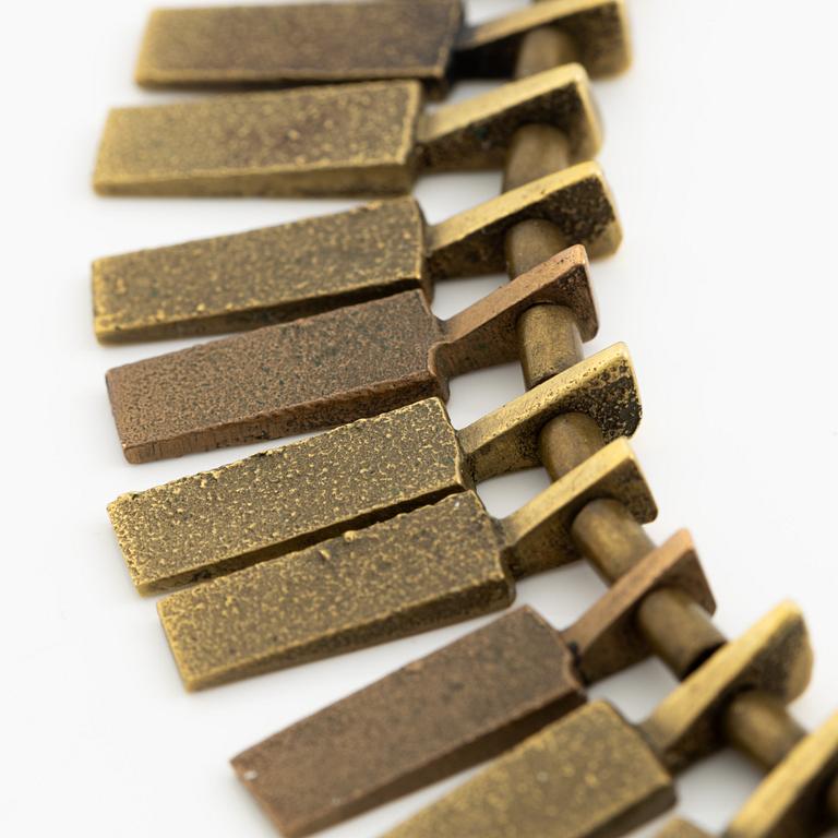 Inga-Britt "Ibe" Dahlquist, a necklace "Nefertiti", bronze.