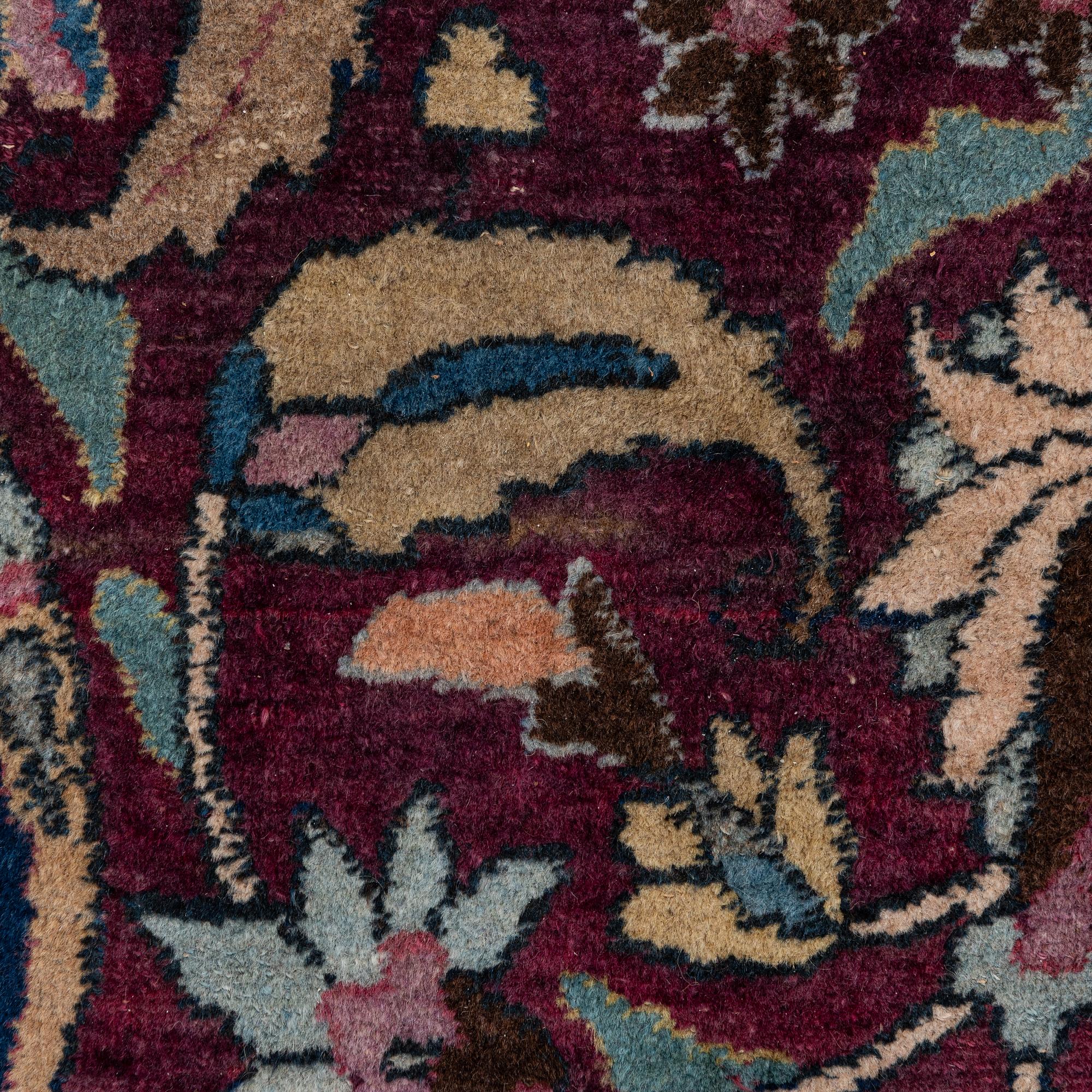 Carpet, Mesh, semi-antique. approx. 335 x 250 cm.