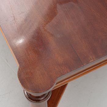 Skrivbord. Empirestil, omkring 1900.