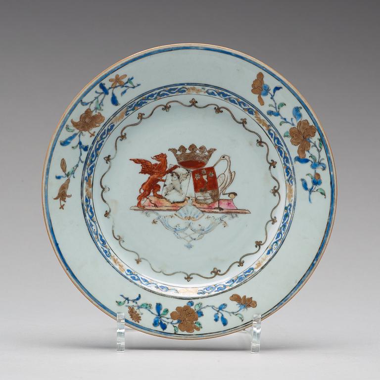 A set of five armorial plates, Qing dynasty, Qianlong (1736-95).