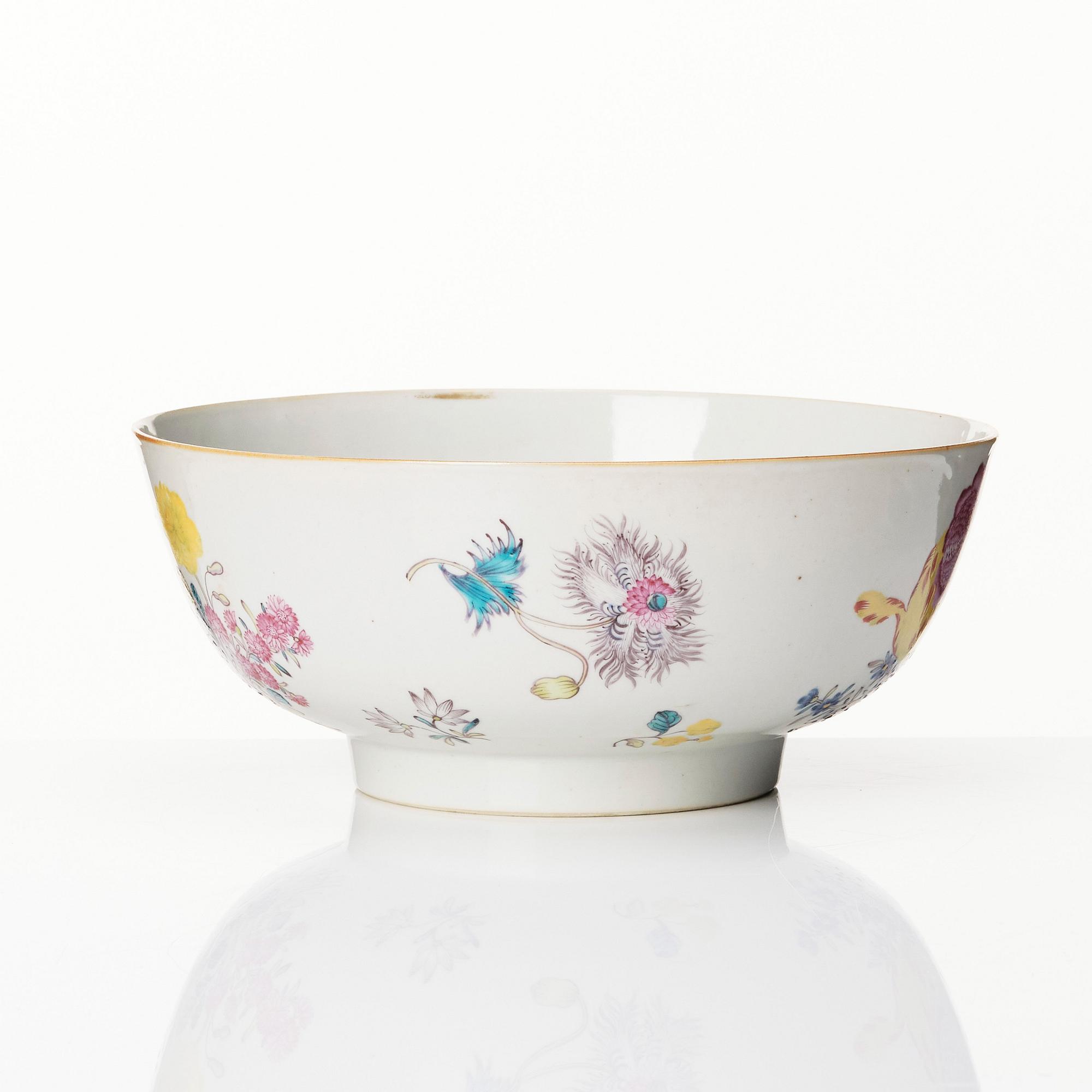 A famille rose punch bowl, Qing dynasty, Qianlong (1736-95).