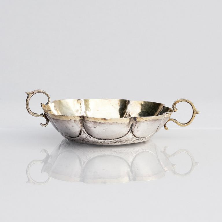 A small German parcel-gilt silver dish (possibly wine tasting bowl), Hans Jacob Bauer III, Augsburg 1689-1692.