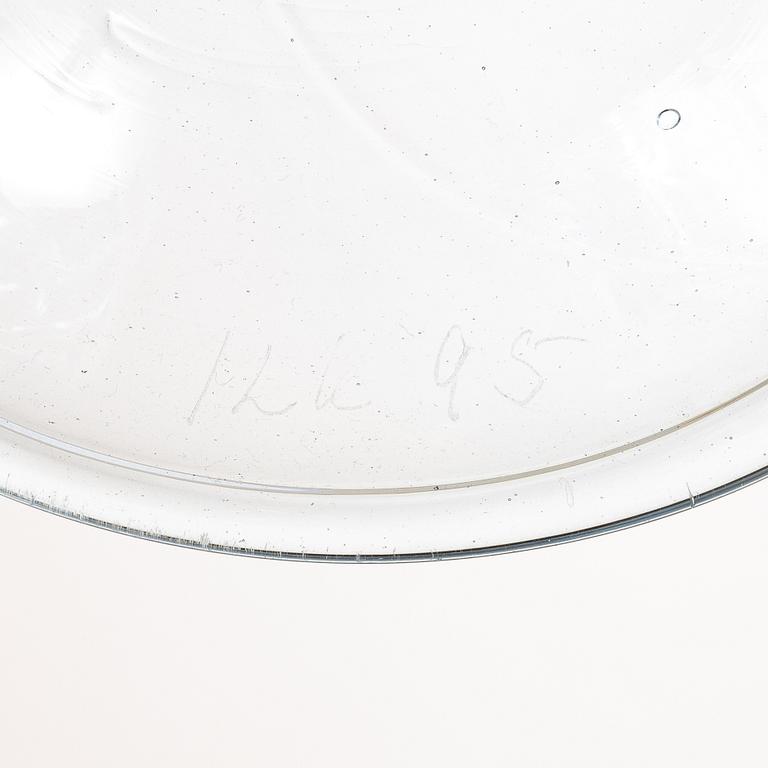Uppsatsskål, glas. Signerad ILK och daterad, -95.