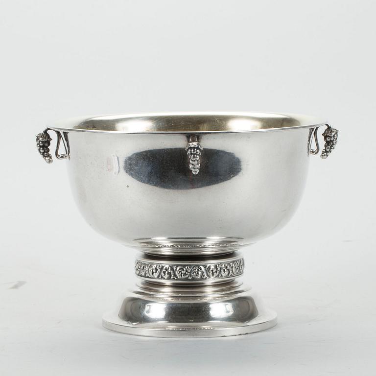 VINKYLARE/SKÅL, CG Hallberg, nysilver, 1900-talets början.