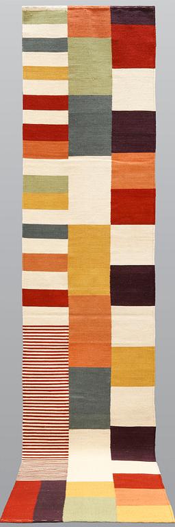 A Kilim runner, modern design, approx. 442 x 78 cm.