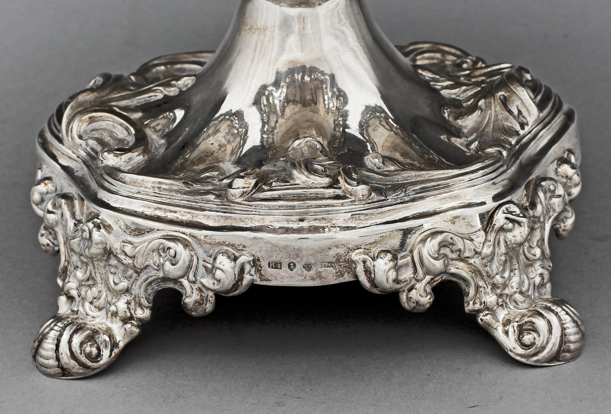 UPPSATSSKÅL, silver, nyrokoko, bl a Gustaf Möllenborg, Stockholm 1842 resp -47. Vikt ca 1031 g.