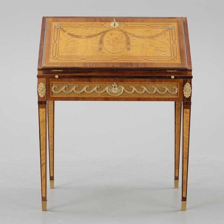 SEKRETÄR, gustaviansk stil, omkring 1900-talets mitt.