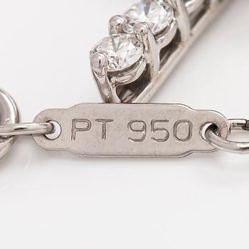Tiffany & Co, halsband, kors, platina och briljantslipade diamanter.