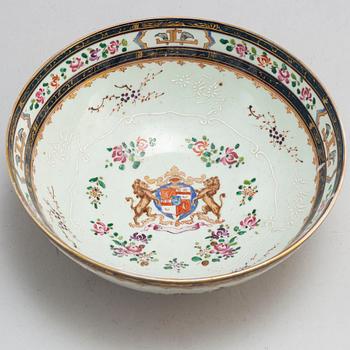 A famille rose armorial bowl, two enamel on copper dishes and an european box with cover, 18th/19th century.