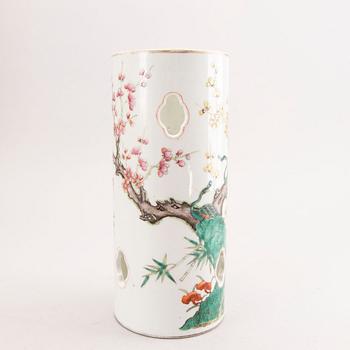 A Chinese porcelain vase around 1900.