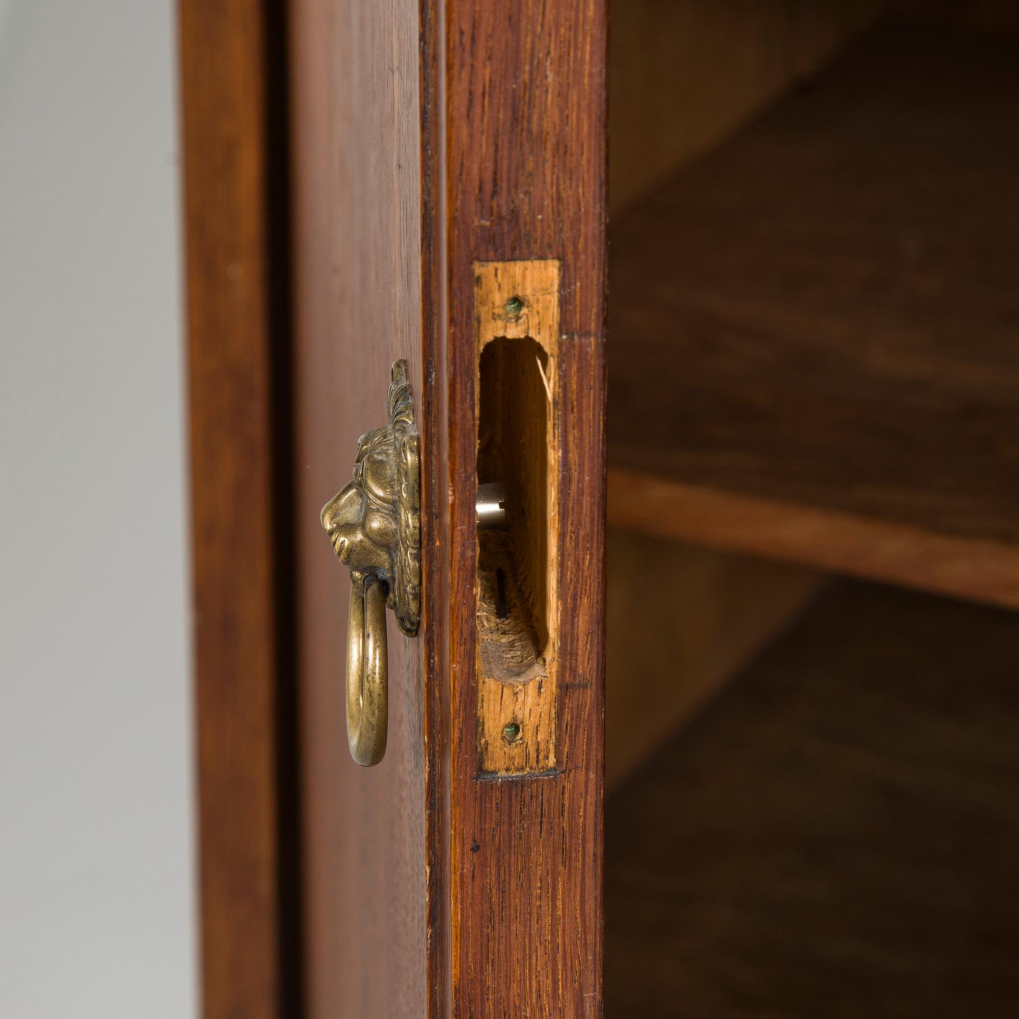 Birger Hahl, a 1930's cabinet by A. Salmi Huonekalutehdas.