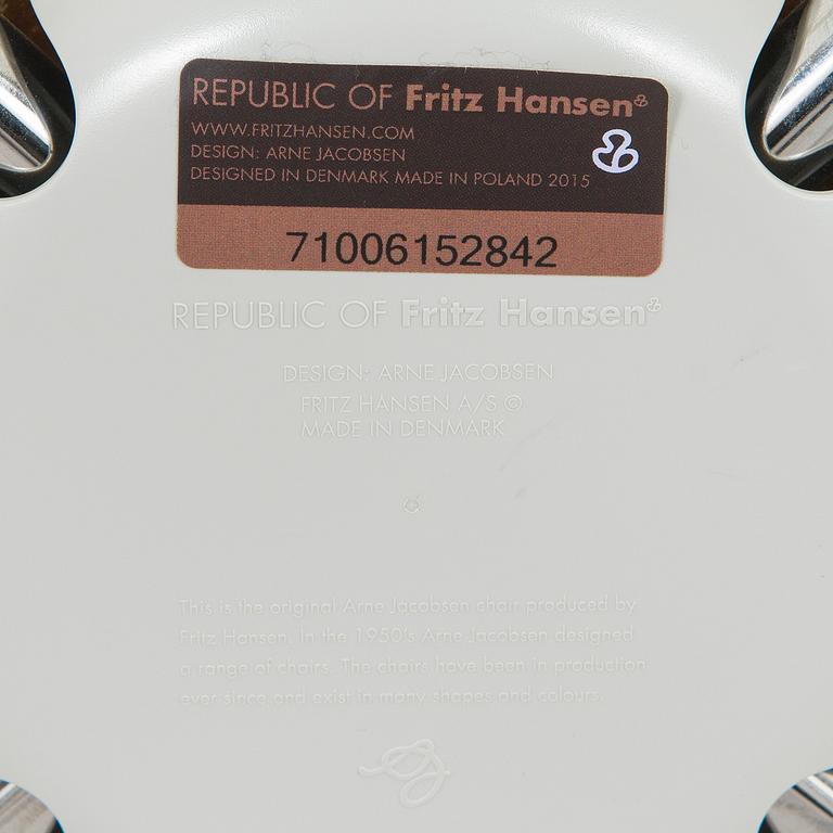 Arne Jacobsen, tuoli, "Seiska", Fritz Hansen, Tanska, 2015.