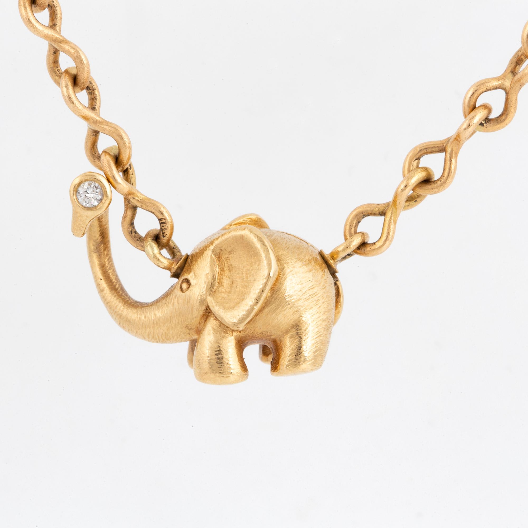 OLE LYNGGAARD, necklace Elephantclasp with diamond.