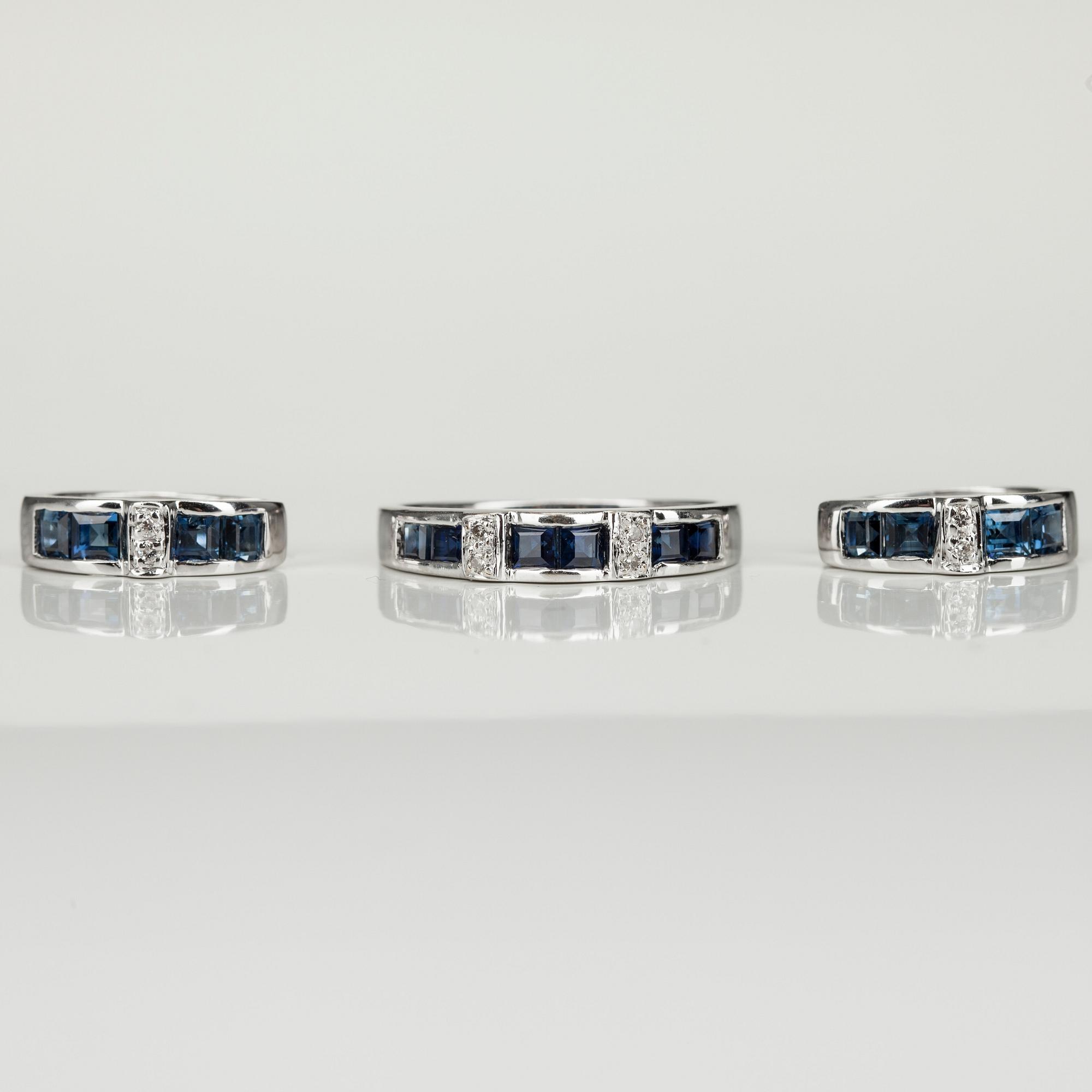 RING samt ÖRHÄNGEN, 18K vitguld, safirer tot. 1,80 ct, diamanter. Vikt 5,7 g.