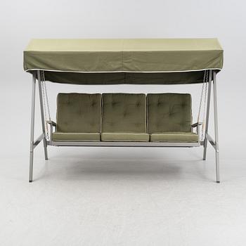 Elsa Stackelberg, a garden hammock, Fri Form, 21st Century.