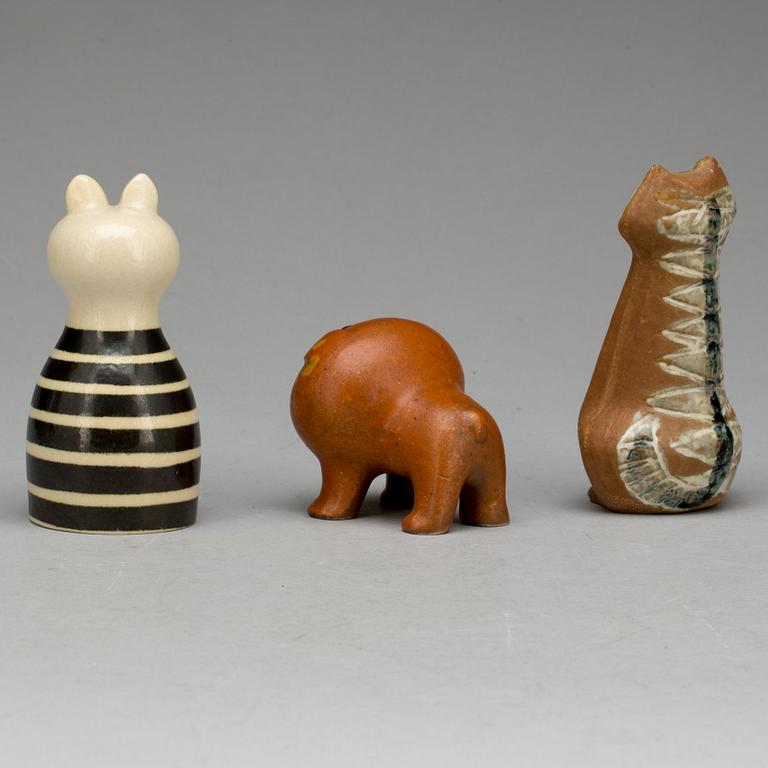 FIGURINER, 3 st, stengods, Lisa Larson, Gustavsberg. 1900-talets andra hälft.
