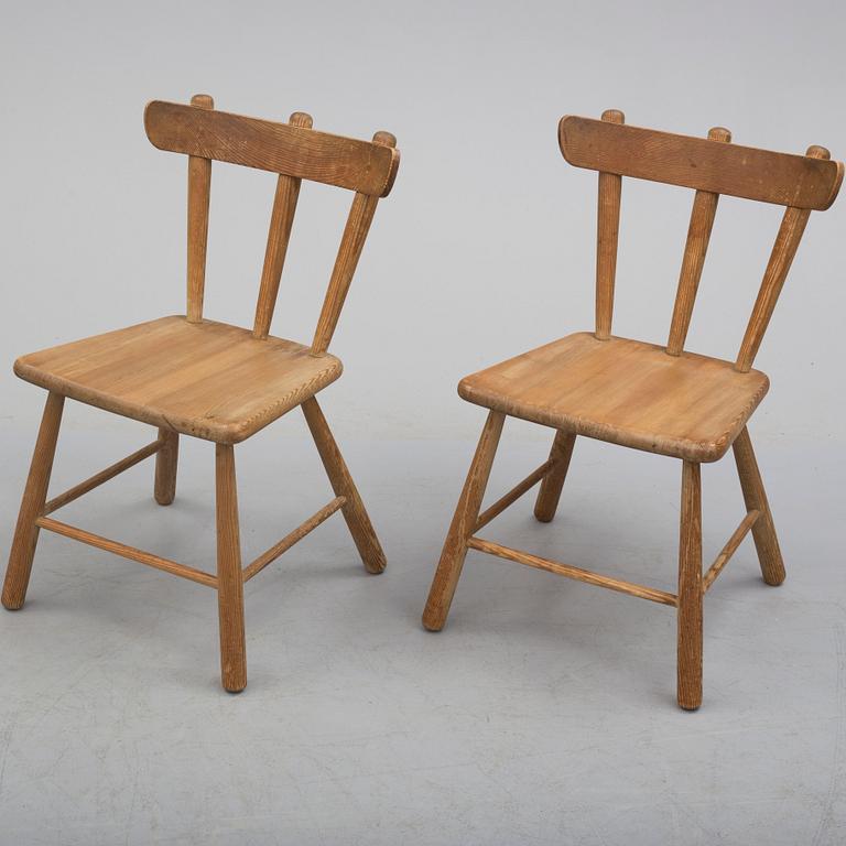STOLAR, ett par, Sportstugemöbel, 1940-tal.