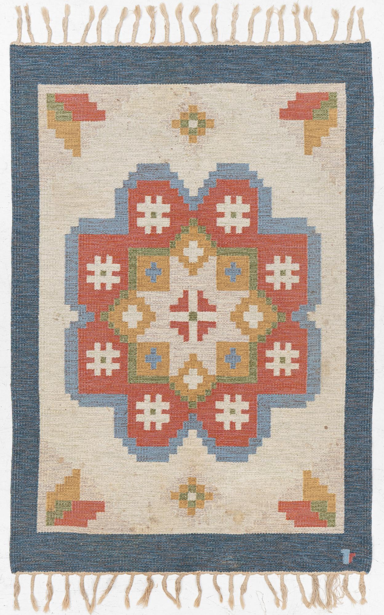 Erik Lundberg, a carpet 'Lister' flat weave c. 206 x 138 cm Vävaregården Eringsboda signed V.