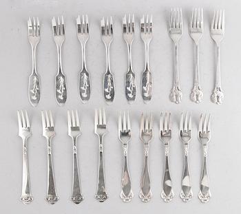BESTICK, silver, 18 del, olika modeller. Vikt ca 365 g.