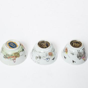A set of three famille rose cups, Qing dynasty, Qianlong (1736-95).