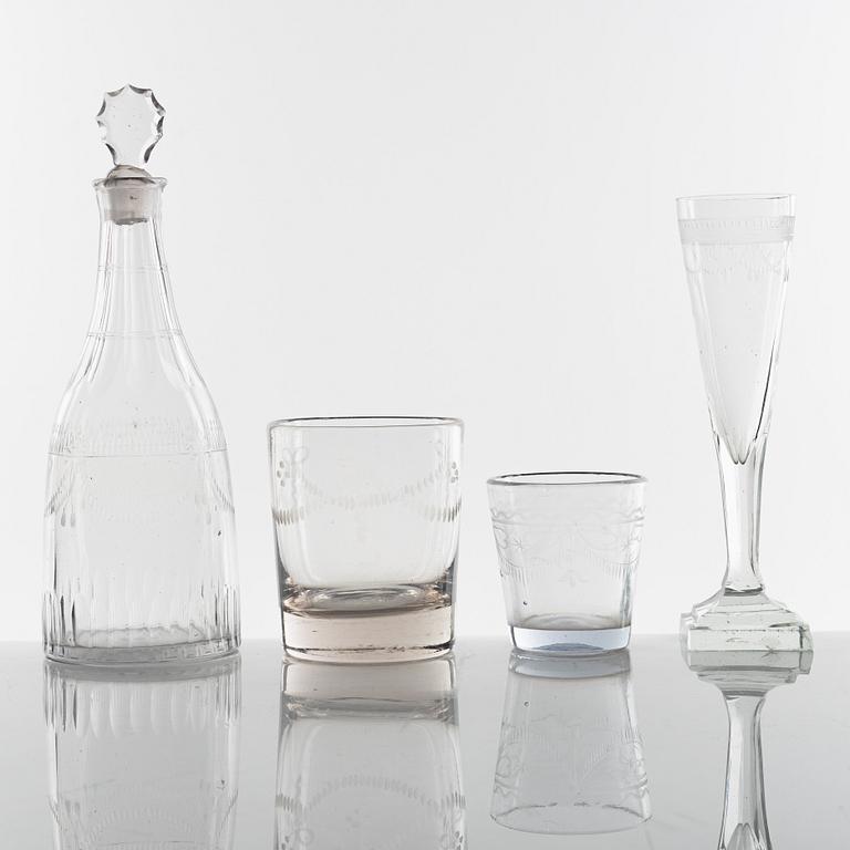 21 glass service pieces, around the year 1800 and 19th Century.