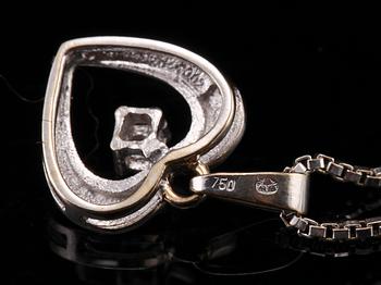 HÄNGEN, 2 st, 18k vitguld samt sju små briljantslipade diamanter.