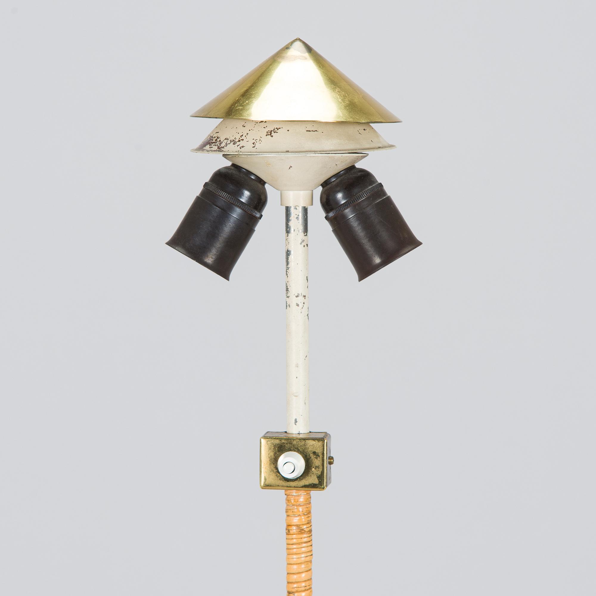 Paavo Tynell, A mid-20th Century floor lamp model 9602 for Taito, Finland.
