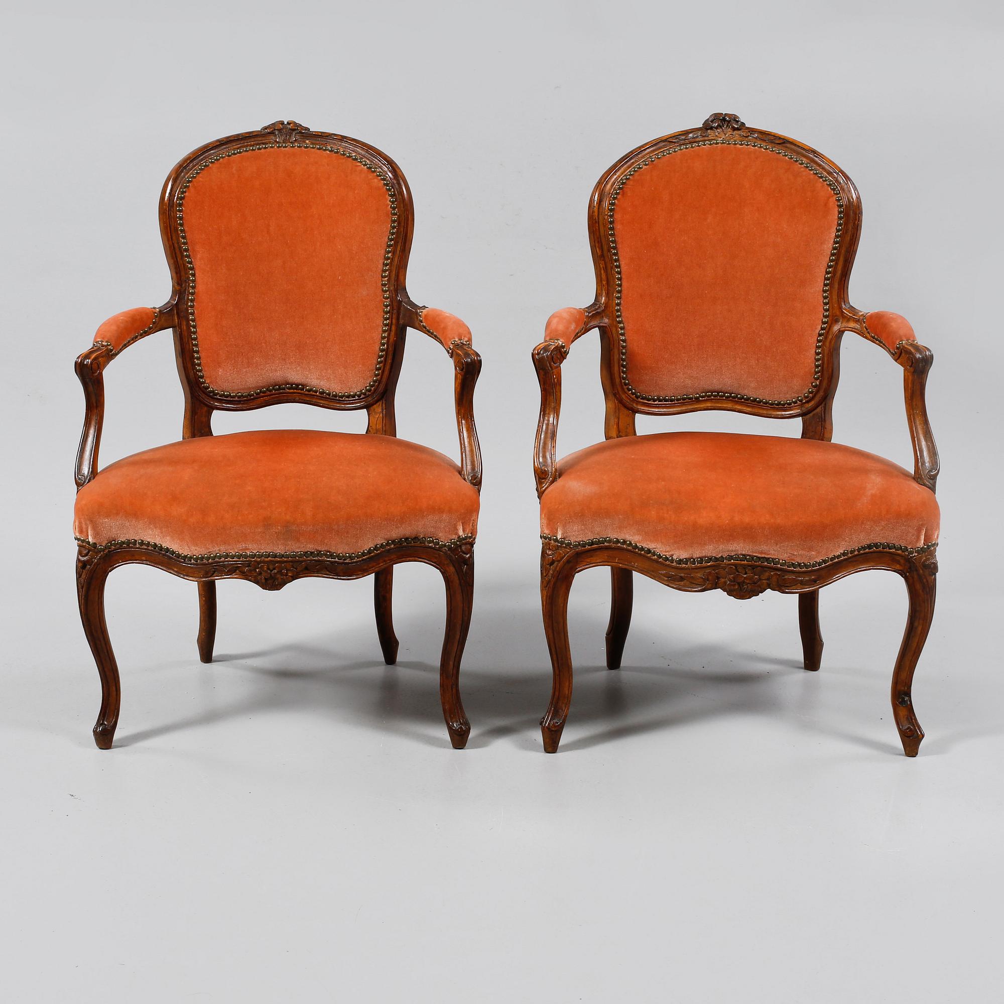KARMSTOLAR, ett par, Louis XV-stil, 1800-talets andra hälft.