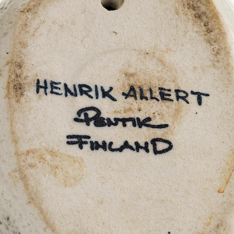 Henrik Allert, skulpturer, 4 st, keramik, signerade Henrik Allert Pentik Finland.