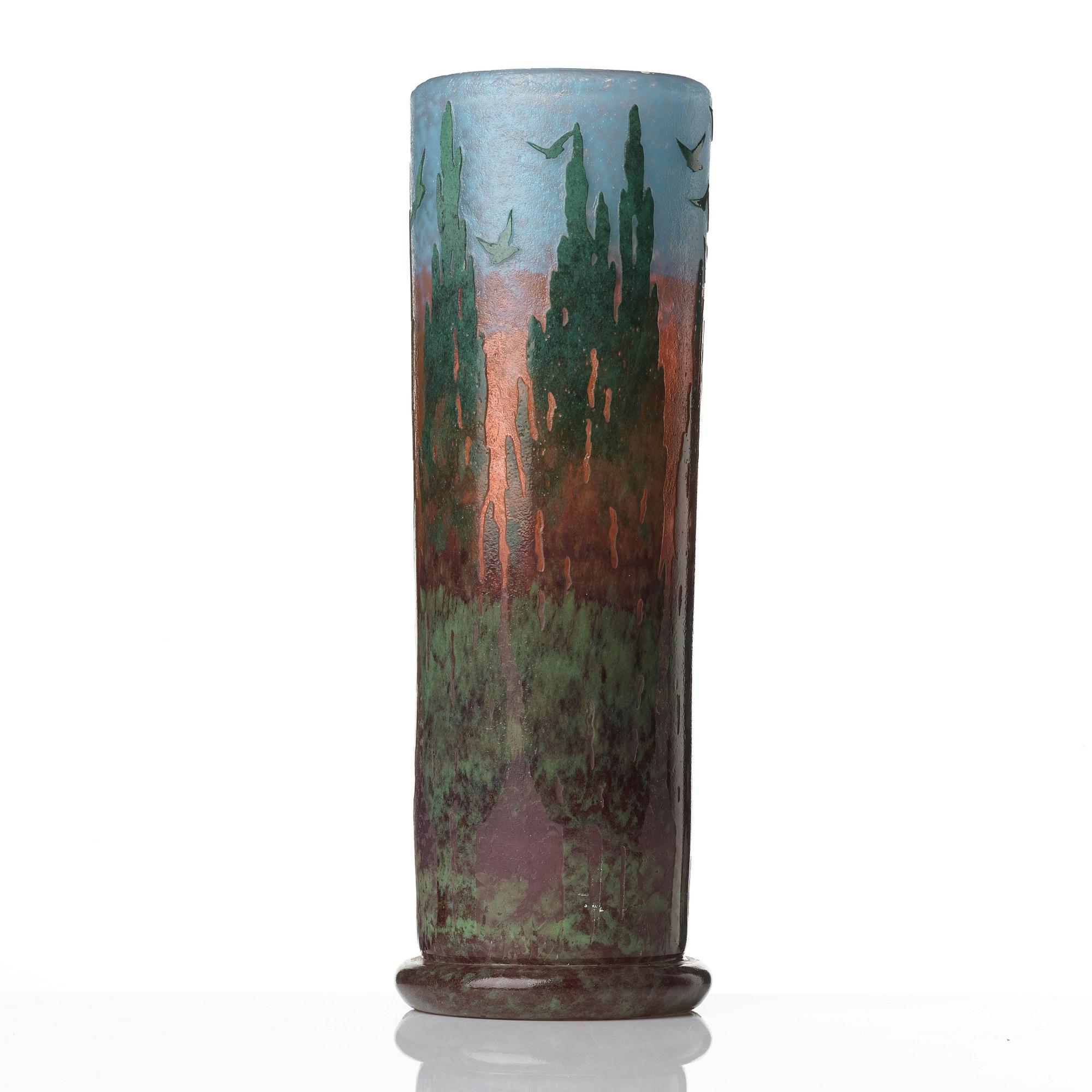 Daum, a cameo glass vase, Nancy, France, early 20th century.