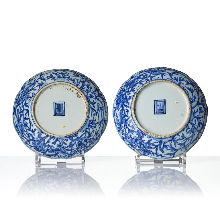 A set of 10 blue and white dishes, Tianqi/Chongzhen, 17th century.