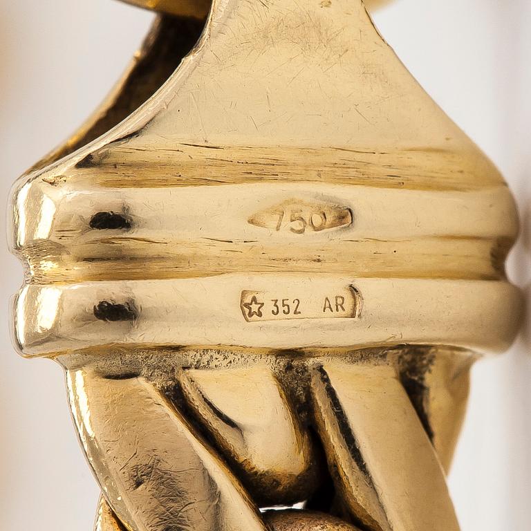 An 18K gold bracelet, Italy.