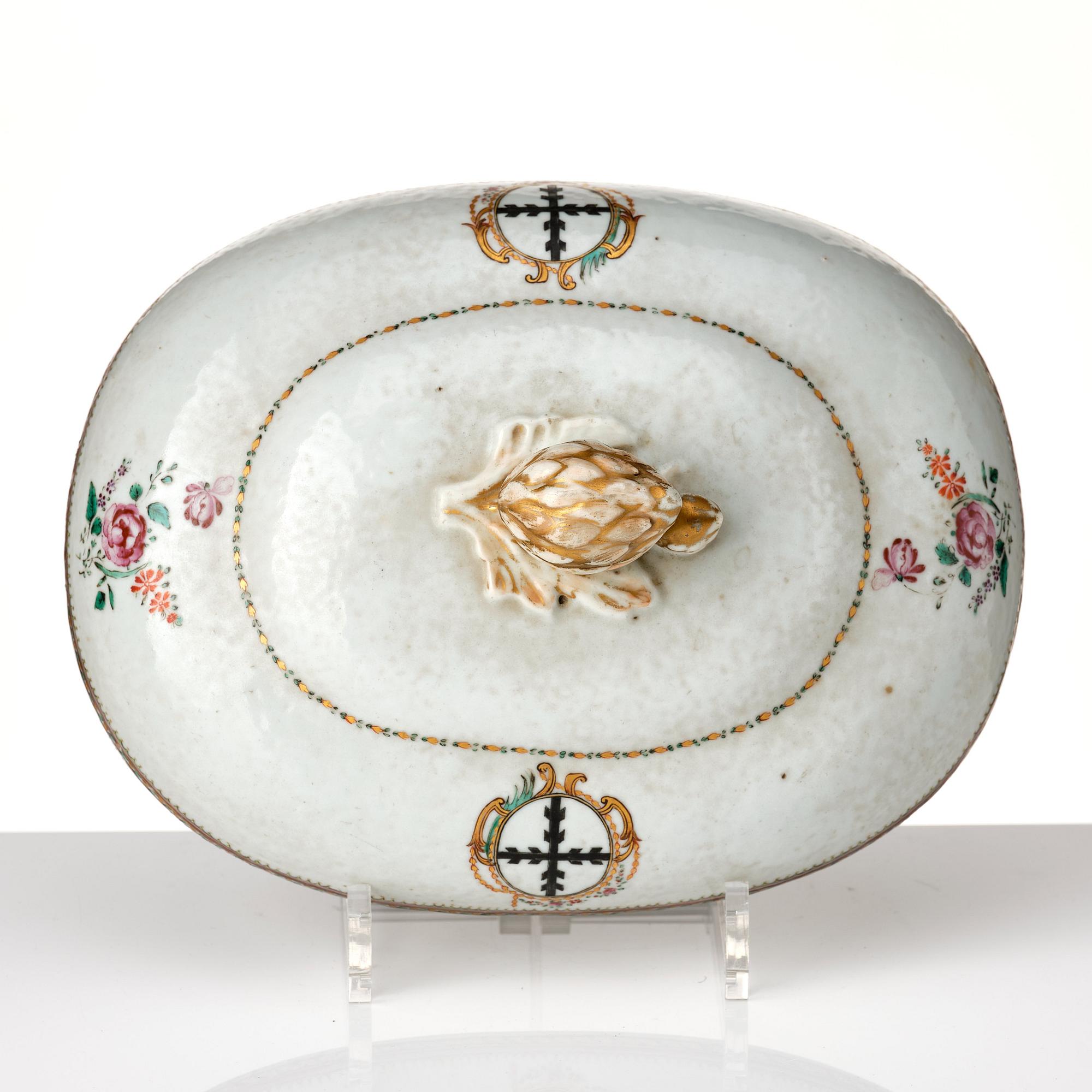 A famille rose armorial dish with cover, Qing dynasty, Qianlong (1736-95).