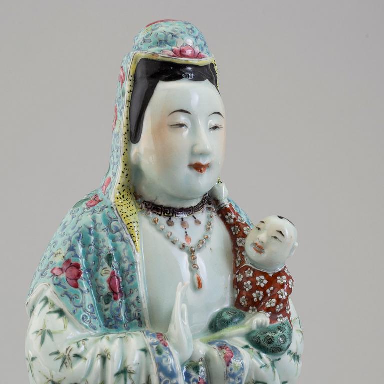 A chinese porcelain figure, probably late 19th century.