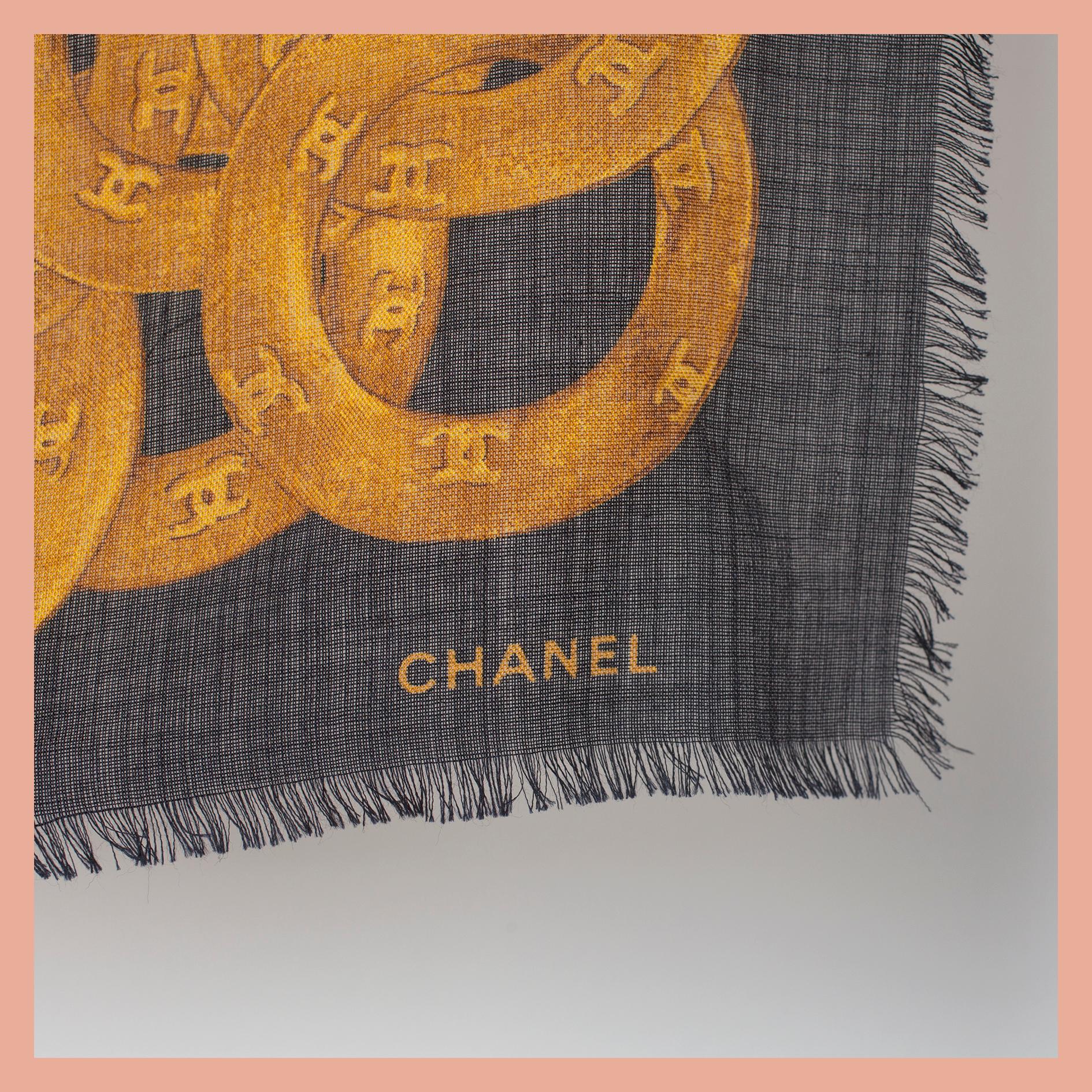 SCARF, Chanel.